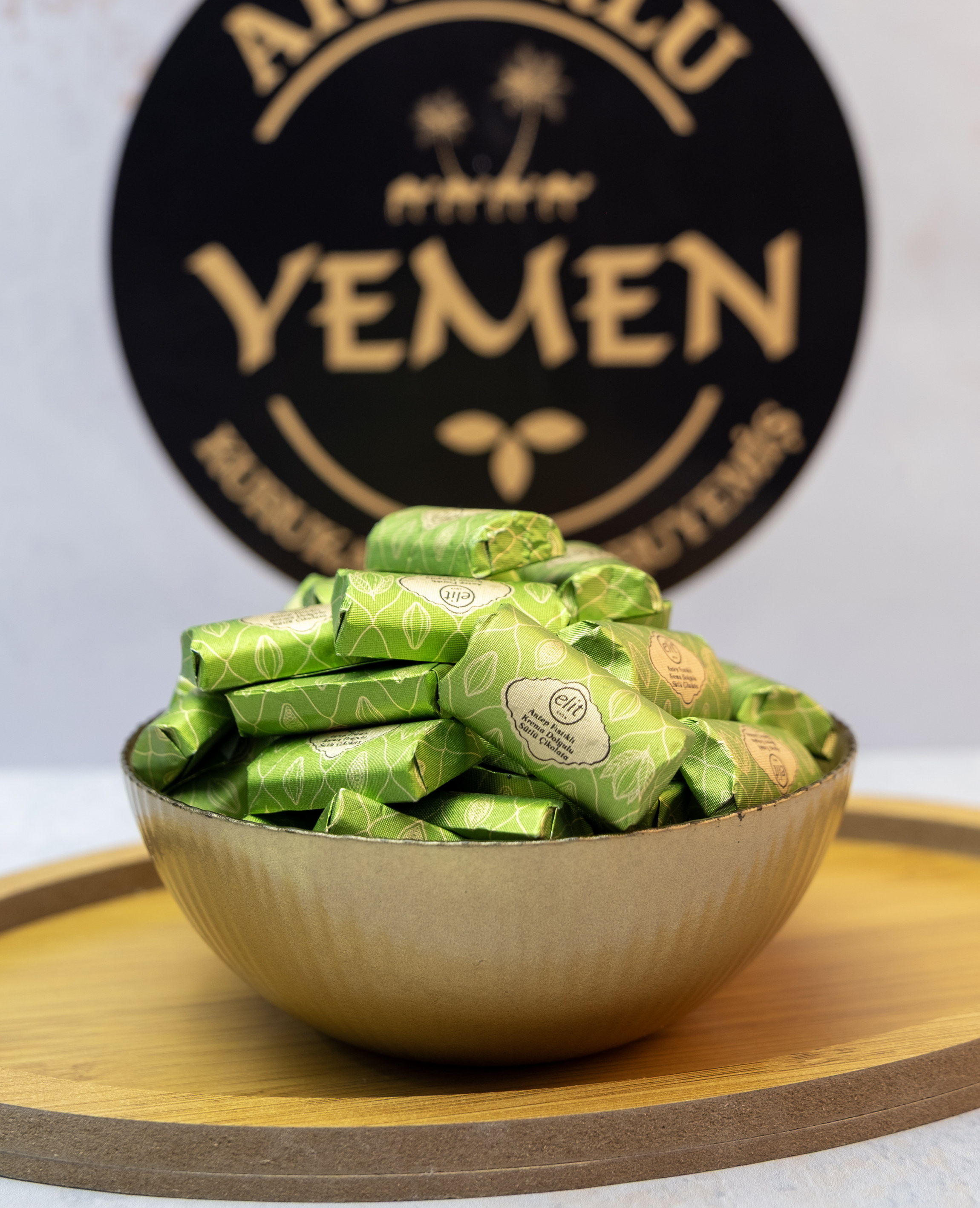 Elit Antep Fıstıklı Krema Dolgulu Sütlü Çikolata